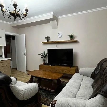 Nani's Tirana